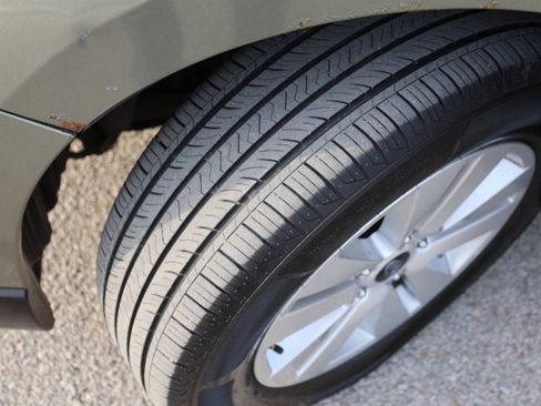 Used 2017 Subaru Outback 2.5i Premium image 23