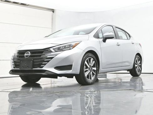 Used 2025 Nissan Versa SV image 22