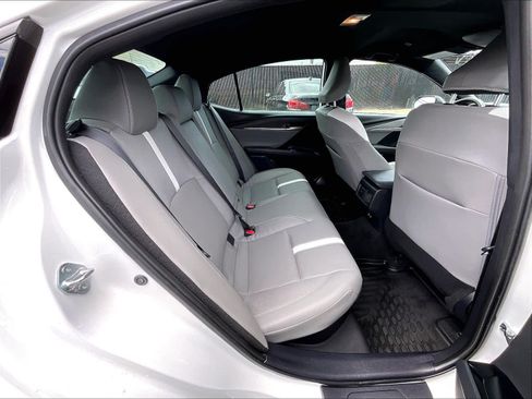 Used 2025 Toyota Camry SE w/ Convenience Package AWD/4WD image 29