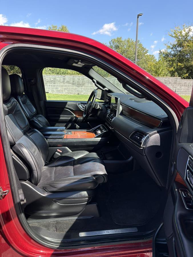 Used 2019 Lincoln Navigator Select w/ Cargo Package RWD image 13