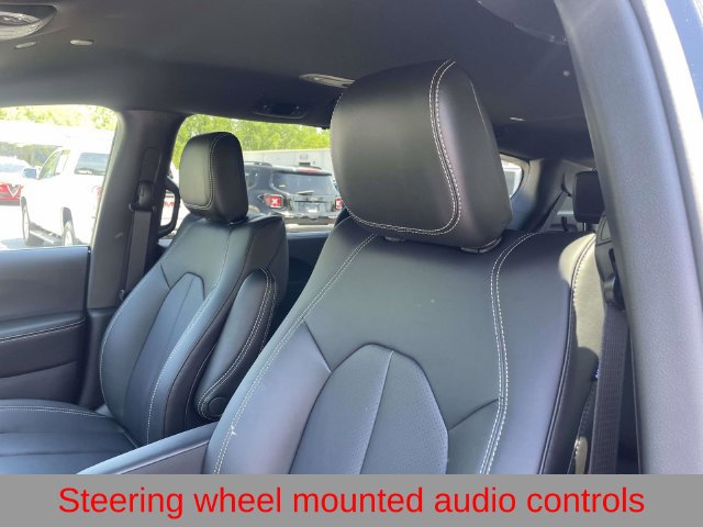 New 2027 Chrysler Pacifica Select FWD image 17