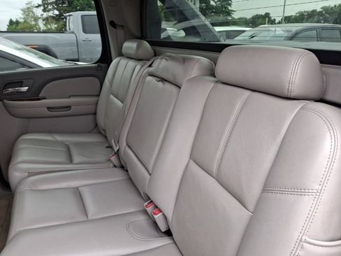 Used 2007 Chevrolet Avalanche LTZ w/ LTZ Preferred Equipment Group AWD/4WD image 10
