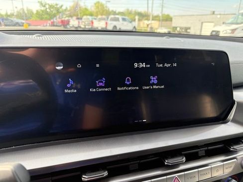Used 2025 Kia Telluride S FWD image 18