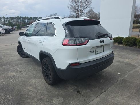 Used 2019 Jeep Cherokee Latitude w/ Popular Appearance Group image 5