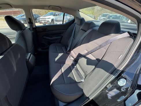 Used 2025 Nissan Altima 2.5 SV image 33