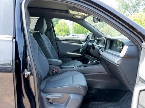 Used 2026 Volkswagen Tiguan SE R-Line w/ Tiguan Adventure Package AWD/4WD image 12