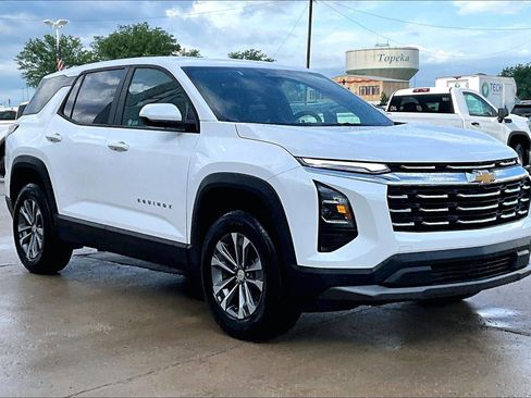 Used 2026 Chevrolet Equinox LT FWD image 1