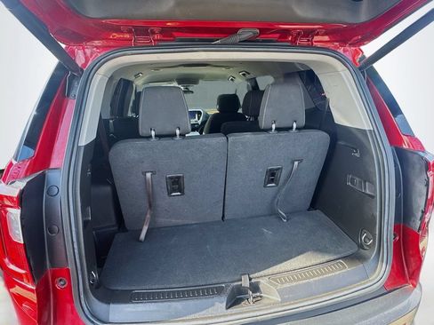 Used 2023 GMC Acadia SLE w/ Driver Convenience Package FWD image 21