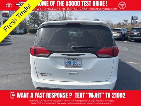 Used 2020 Chrysler Pacifica Touring-L w/ S Appearance Package image 5