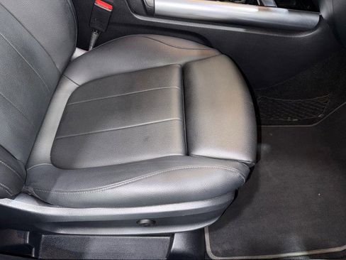 Used 2021 Mercedes-Benz GLA 250 4MATIC image 64
