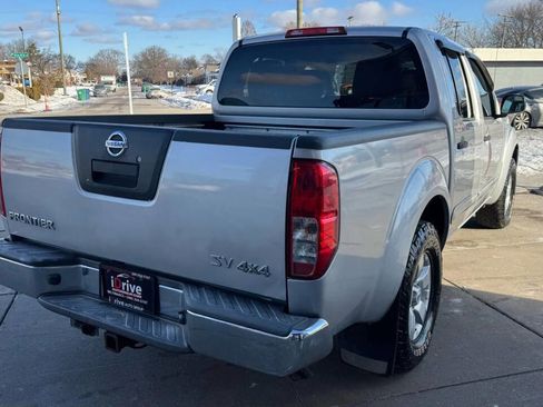 Used 2012 Nissan Frontier SV w/ SV Premium Utility Pkg image 4