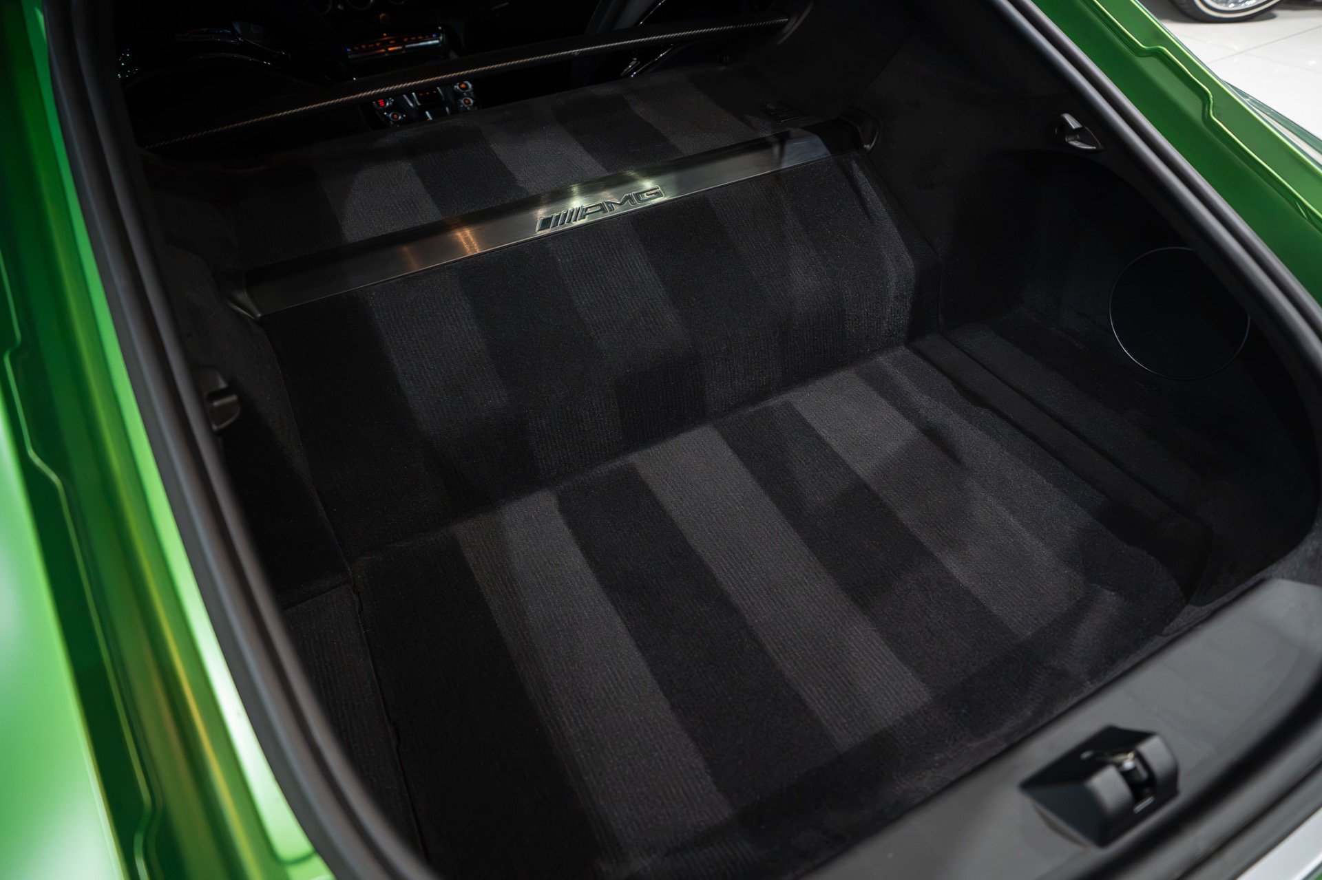 Used 2018 Mercedes-Benz AMG GT R w/ Exclusive Interior Package image 43