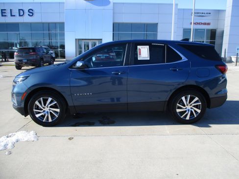 Used 2024 Chevrolet Equinox LT image 3