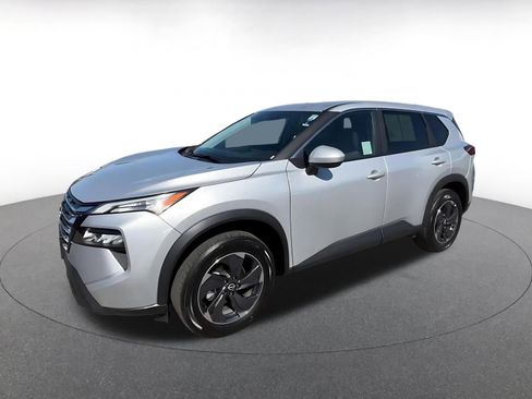 Used 2025 Nissan Rogue SV FWD image 8