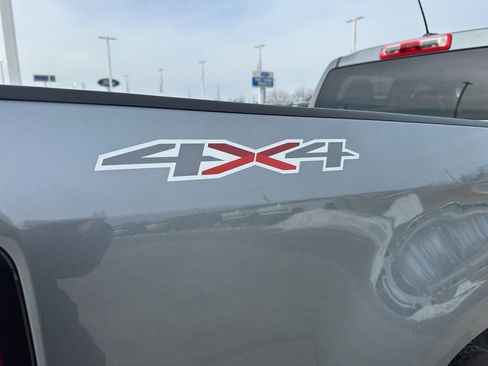 Used 2022 Chevrolet Colorado W/T image 30