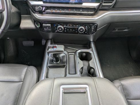 Used 2022 Chevrolet Silverado 1500 LTZ w/ LTZ Premium Package RWD image 18
