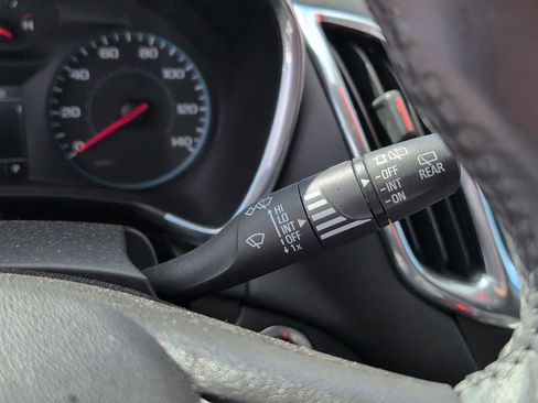 Used 2018 Chevrolet Equinox LT image 26