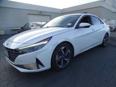 Used 2021 Hyundai Elantra SEL w/ Convenience + Premium Package