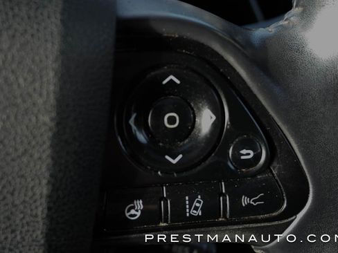 Used 2020 Toyota Prius L Eco image 22