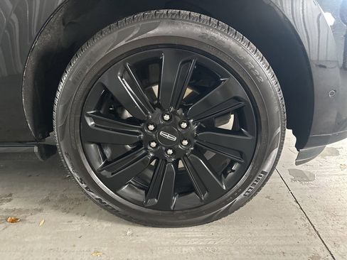 Used 2022 Lincoln Navigator Reserve image 4