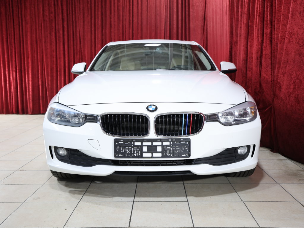 Used 2014 BMW 320i Sedan RWD image 8