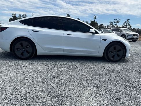 Used 2022 Tesla Model 3 Long Range AWD/4WD image 9