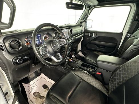 Certified 2021 Jeep Gladiator Overland AWD/4WD image 9