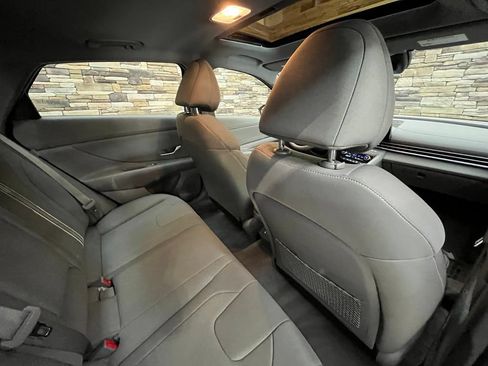 Used 2025 Hyundai Elantra SEL FWD image 46