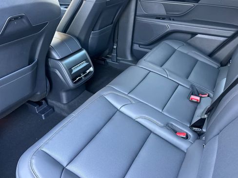 New 2026 Lincoln Nautilus Premier image 4