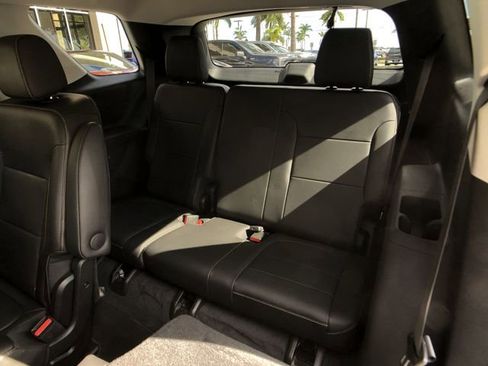 Used 2021 Chevrolet Traverse RS image 31