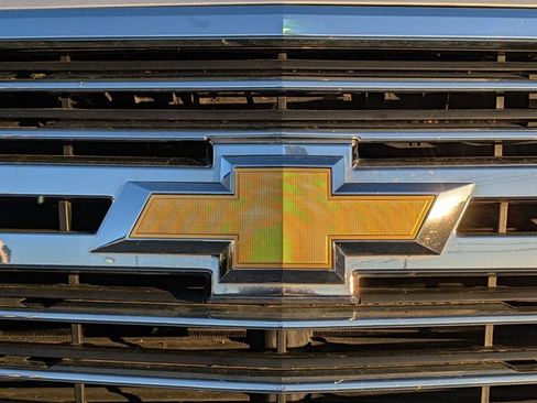 Used 2019 Chevrolet Suburban Premier w/ Premier Plus Edition image 23