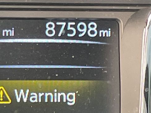 Used 2017 Nissan Titan PRO-4X w/ Pro-4x Convenience Package image 9