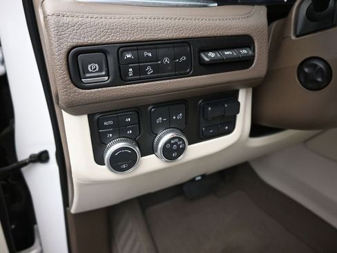 Used 2021 GMC Yukon XL Denali w/ Denali Ultimate Package AWD/4WD image 13