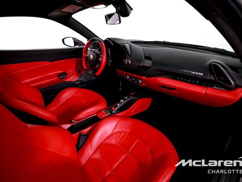 Used 2018 Ferrari 488 GTB RWD image 19