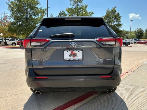 Used 2025 Toyota RAV4 XLE FWD image 7