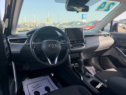 Used 2024 Toyota Corolla Cross LE FWD image 14