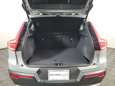 Certified 2025 Volvo XC40 B5 Core image 11