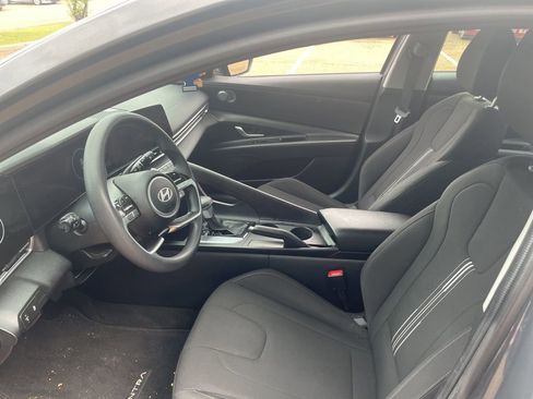 Used 2024 Hyundai Elantra SEL image 13