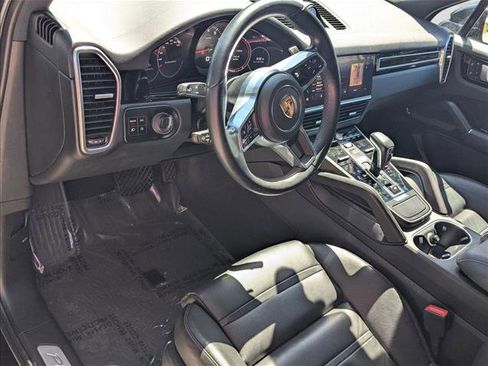 Used 2023 Porsche Cayenne AWD/4WD image 10
