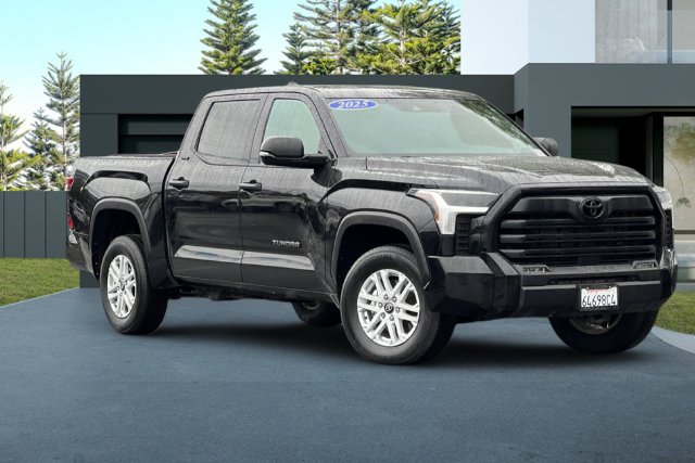 Used 2025 Toyota Tundra SR5 w/ SR5 Convenience Package AWD/4WD image 2