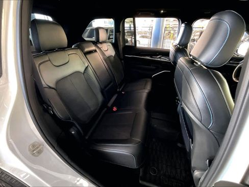 Used 2024 Jeep Grand Cherokee Trailhawk image 20