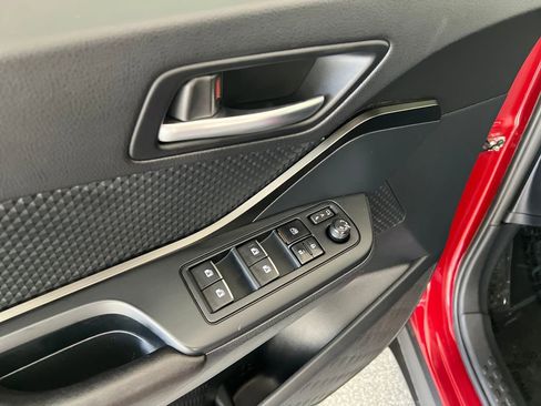 Used 2018 Toyota C-HR XLE image 13