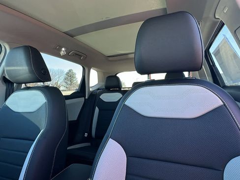 New 2026 Volkswagen Taos SEL image 11