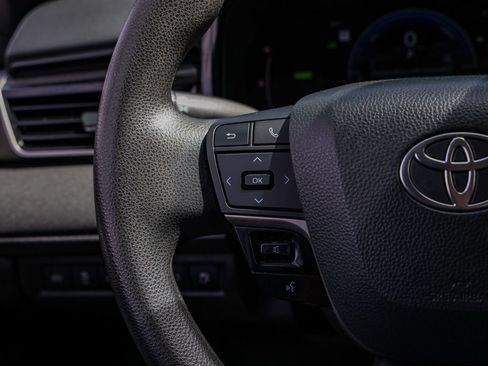 Used 2025 Toyota Camry LE FWD image 25
