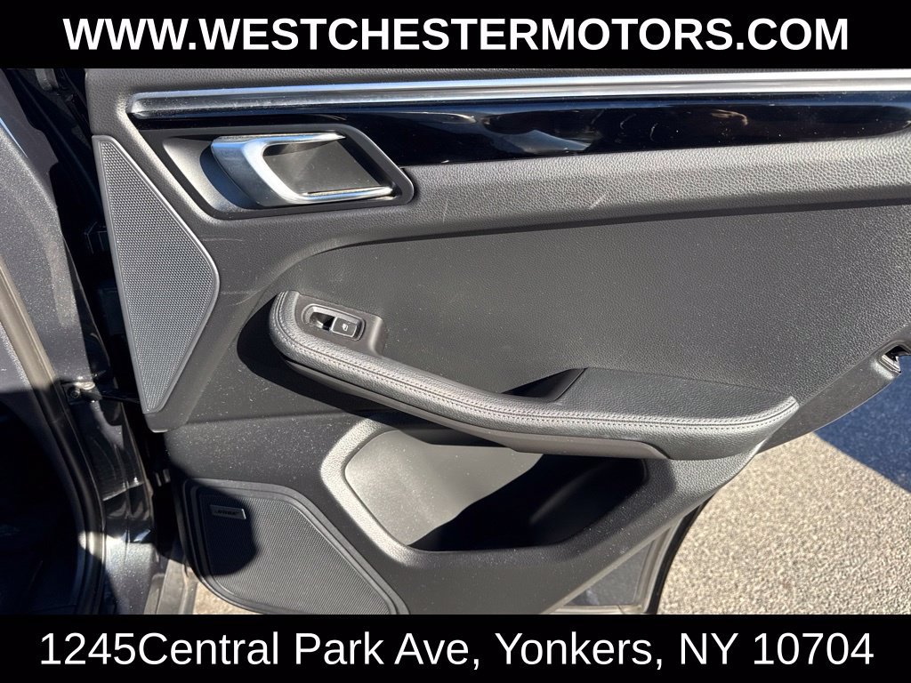 Used 2023 Porsche Macan AWD/4WD image 17