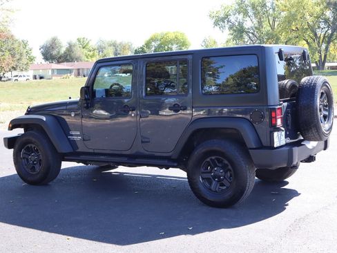 Used 2017 Jeep Wrangler Unlimited Sport w/ Max Tow Package AWD/4WD image 8