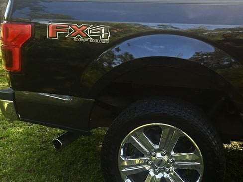 Used 2018 Ford F150 XLT w/ Equipment Group 302A Luxury AWD/4WD image 4