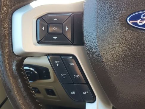 Used 2019 Ford F150 Lariat w/ Equipment Group 502A Luxury AWD/4WD image 18