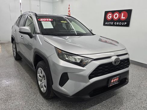 Used 2019 Toyota RAV4 LE image 2