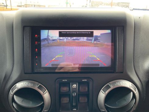 Used 2018 Jeep Wrangler Unlimited Sport S image 30